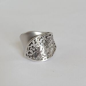 Vintage Chunky Sterling Silver Matte Wrap Floral Flower Cut Out Ring